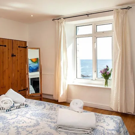 Holiday home Hawkins With Hot Tub *