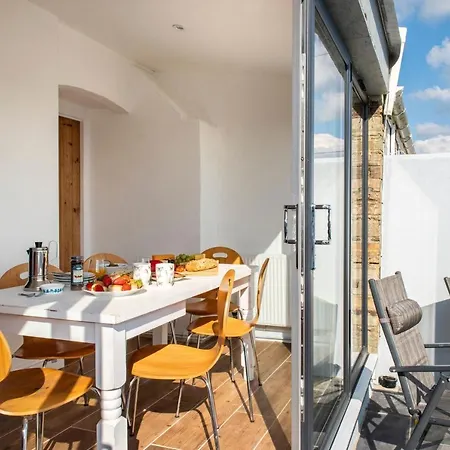 Holiday home Hawkins With Hot Tub Torpoint