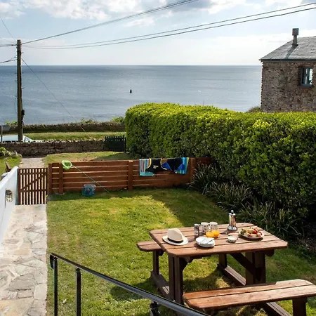 Holiday home Hawkins With Hot Tub