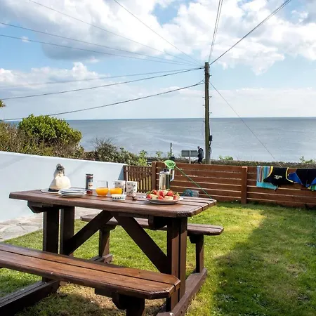 Hawkins With Hot Tub Holiday home *